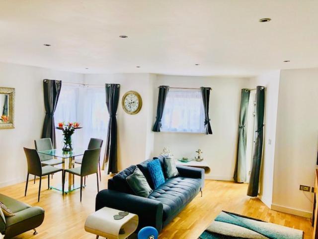 Seaview, Luxury Apartment, 2 Min Walk To Porth Beach New Quay Exterior foto