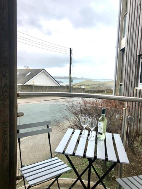 Seaview, Luxury Apartment, 2 Min Walk To Porth Beach New Quay Exterior foto
