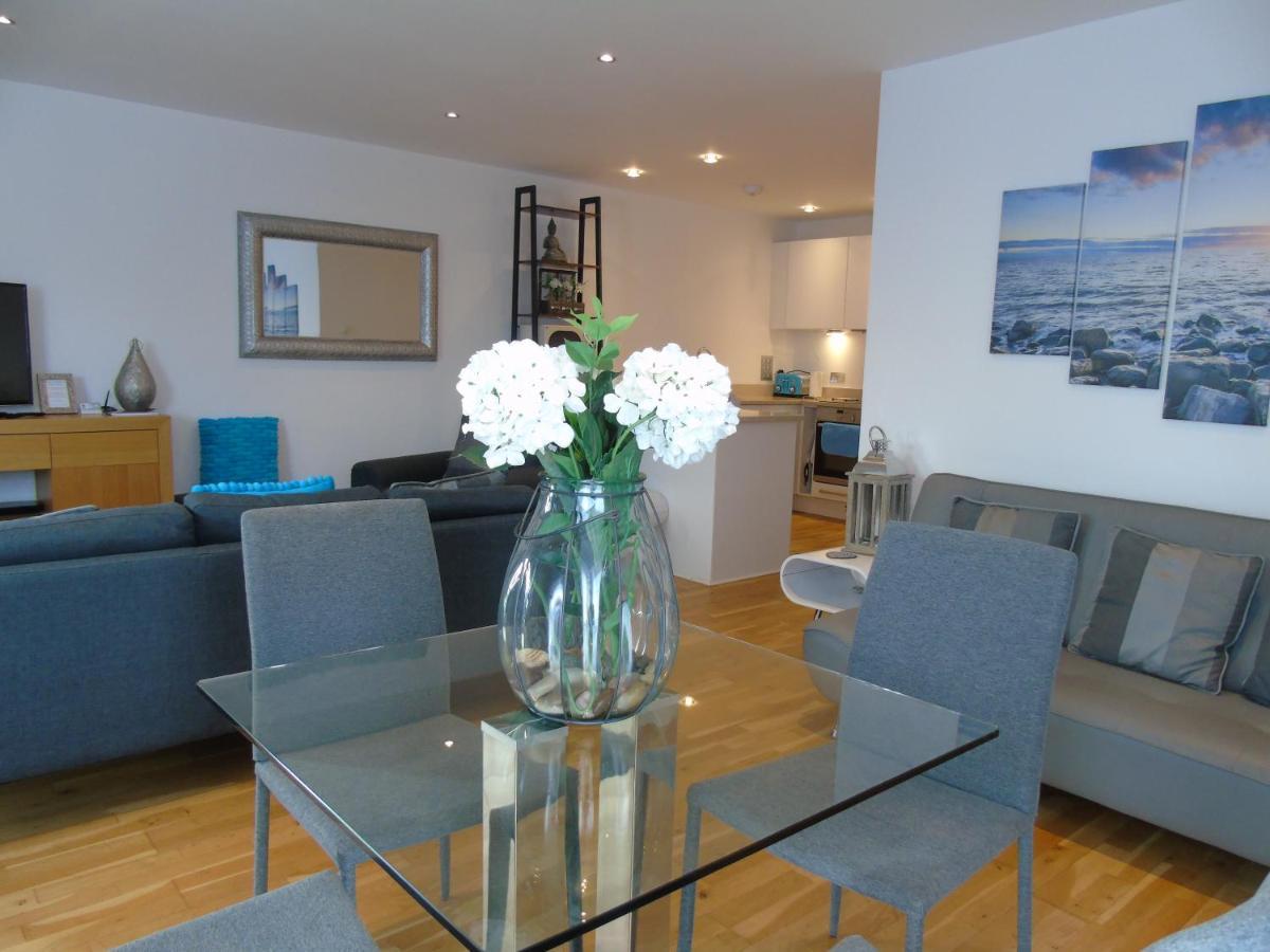 Seaview, Luxury Apartment, 2 Min Walk To Porth Beach New Quay Exterior foto