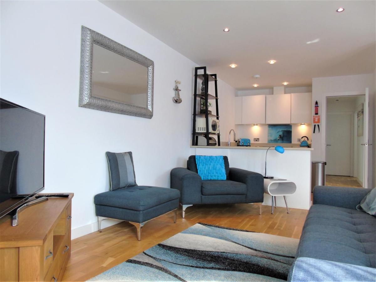 Seaview, Luxury Apartment, 2 Min Walk To Porth Beach New Quay Exterior foto