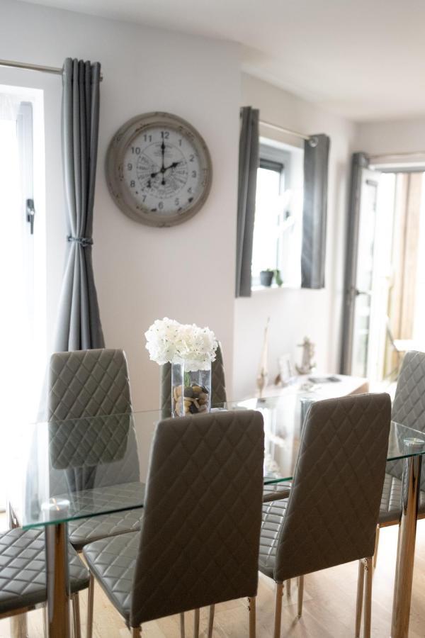 Seaview, Luxury Apartment, 2 Min Walk To Porth Beach New Quay Exterior foto